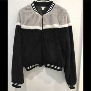 Wet Seal Women jacket black  and grey full zip.